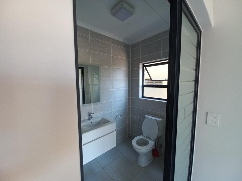 To Let 3 Bedroom Property for Rent in Waterfall Gauteng