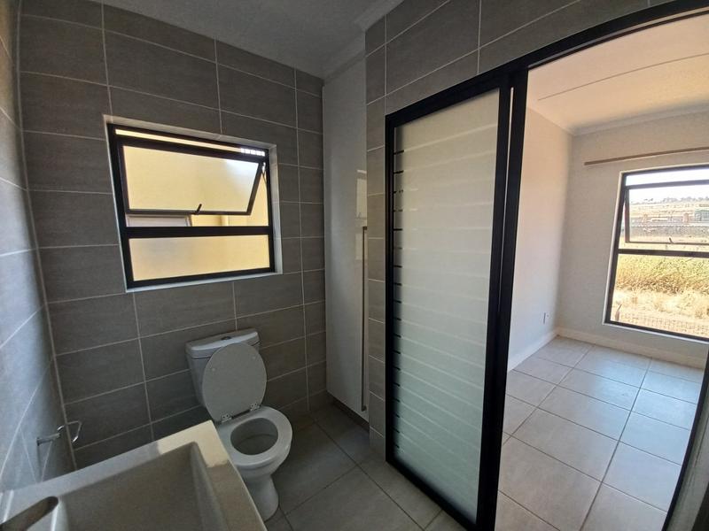 To Let 3 Bedroom Property for Rent in Waterfall Gauteng