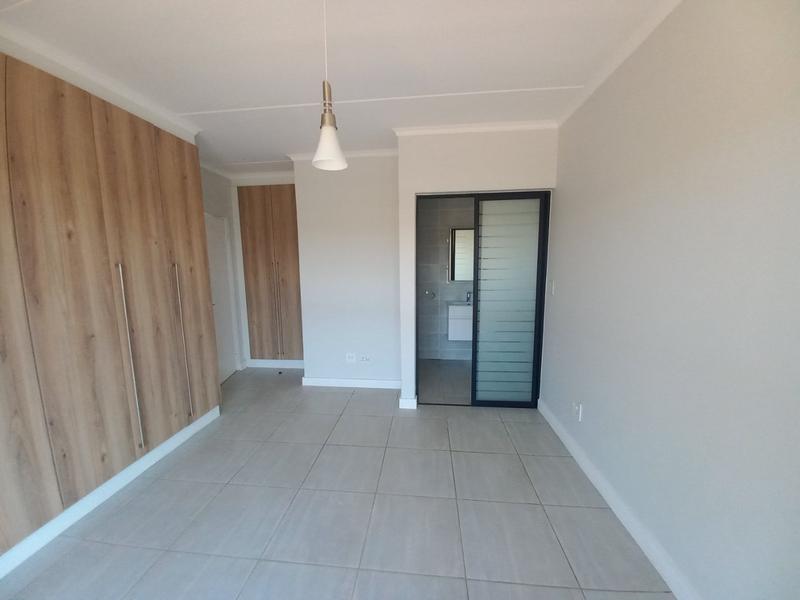 To Let 3 Bedroom Property for Rent in Waterfall Gauteng