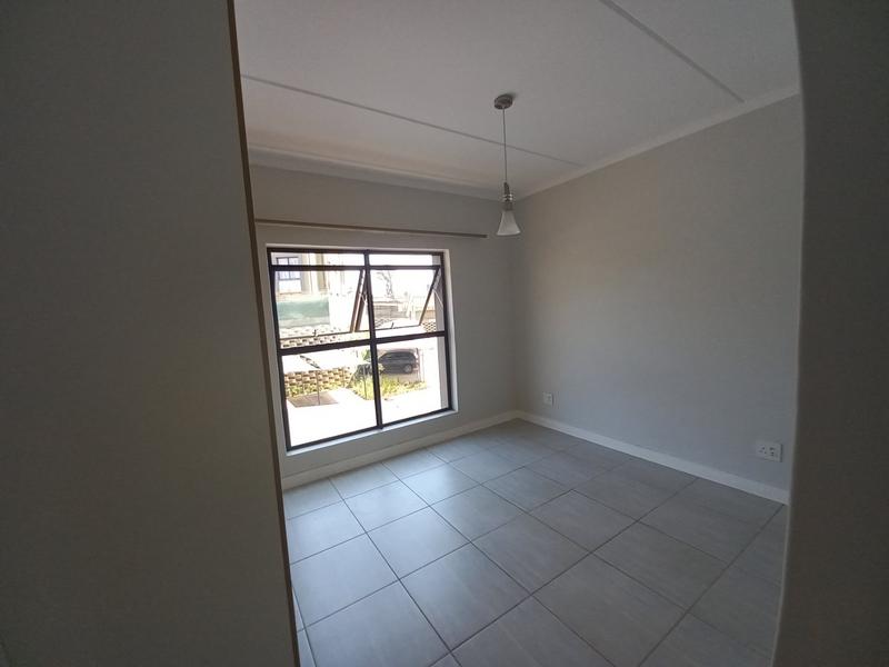 To Let 3 Bedroom Property for Rent in Waterfall Gauteng