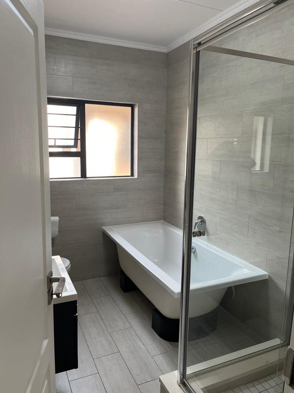 3 Bedroom Property for Sale in Greenstone Hill Gauteng