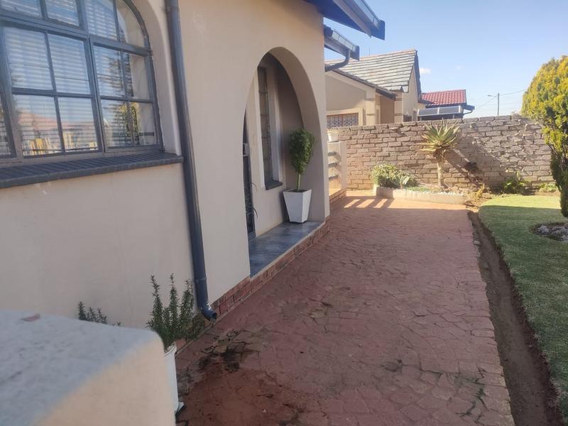 2 Bedroom Property for Sale in Ennerdale Gauteng