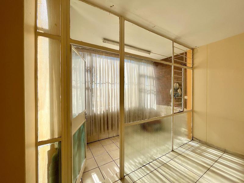 2 Bedroom Property for Sale in Florida Lake Gauteng