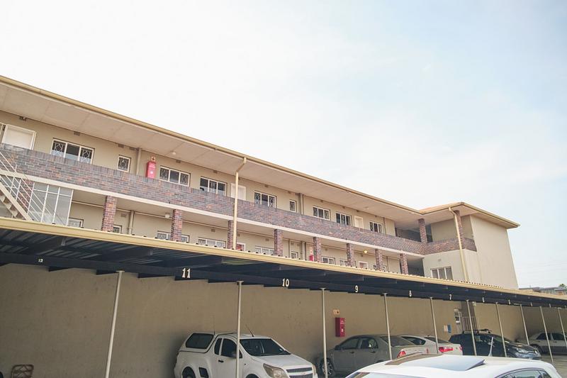 To Let 2 Bedroom Property for Rent in Florida Lake Gauteng