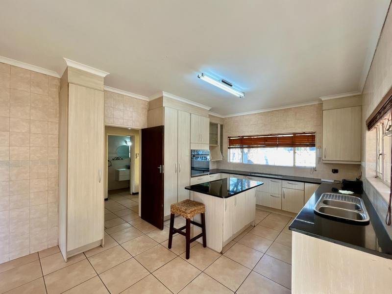 To Let 4 Bedroom Property for Rent in Wendywood Gauteng