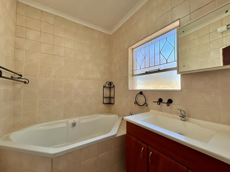 To Let 4 Bedroom Property for Rent in Wendywood Gauteng