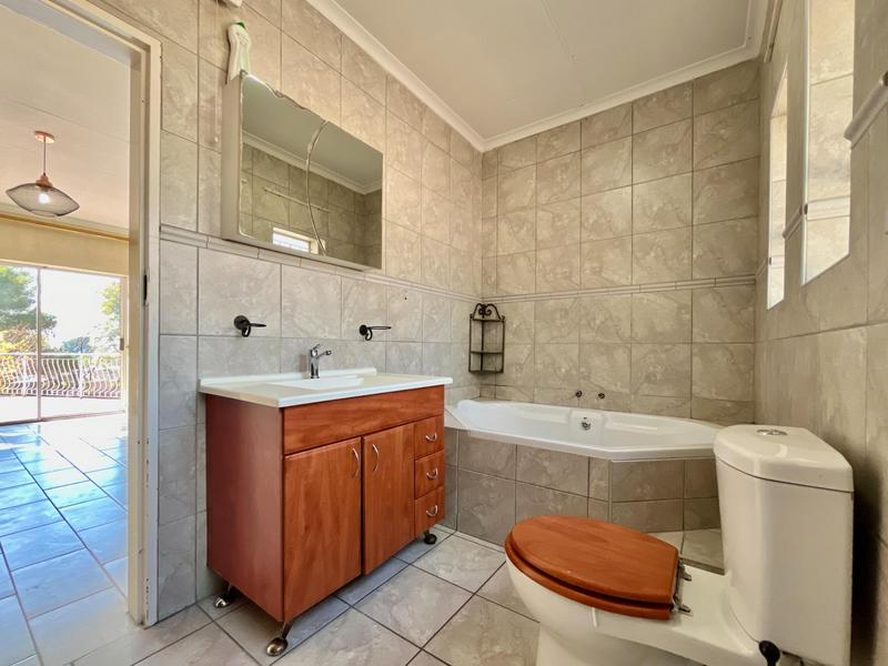 To Let 4 Bedroom Property for Rent in Wendywood Gauteng