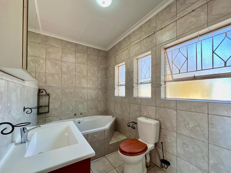 To Let 4 Bedroom Property for Rent in Wendywood Gauteng