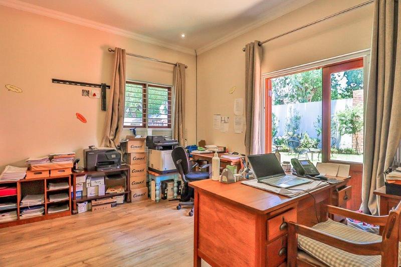 To Let 5 Bedroom Property for Rent in Orchards Gauteng