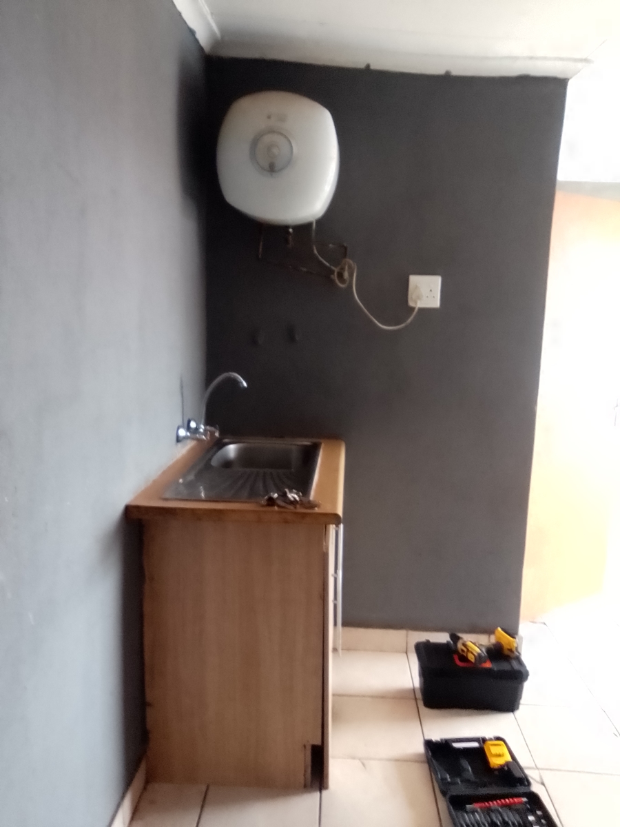 Room for rent in Villa Liza Gauteng. Listed by PropertyCentral
