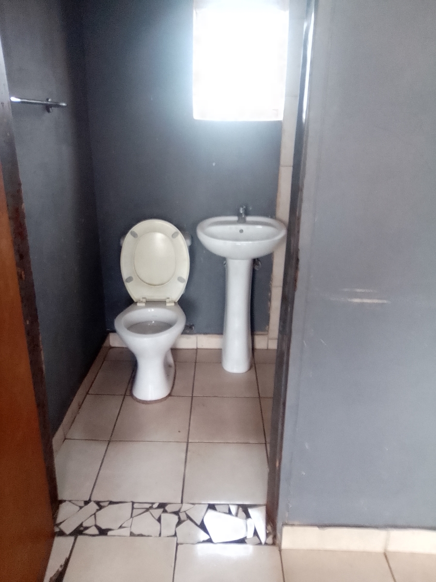 Room for rent in Villa Liza Gauteng. Listed by PropertyCentral