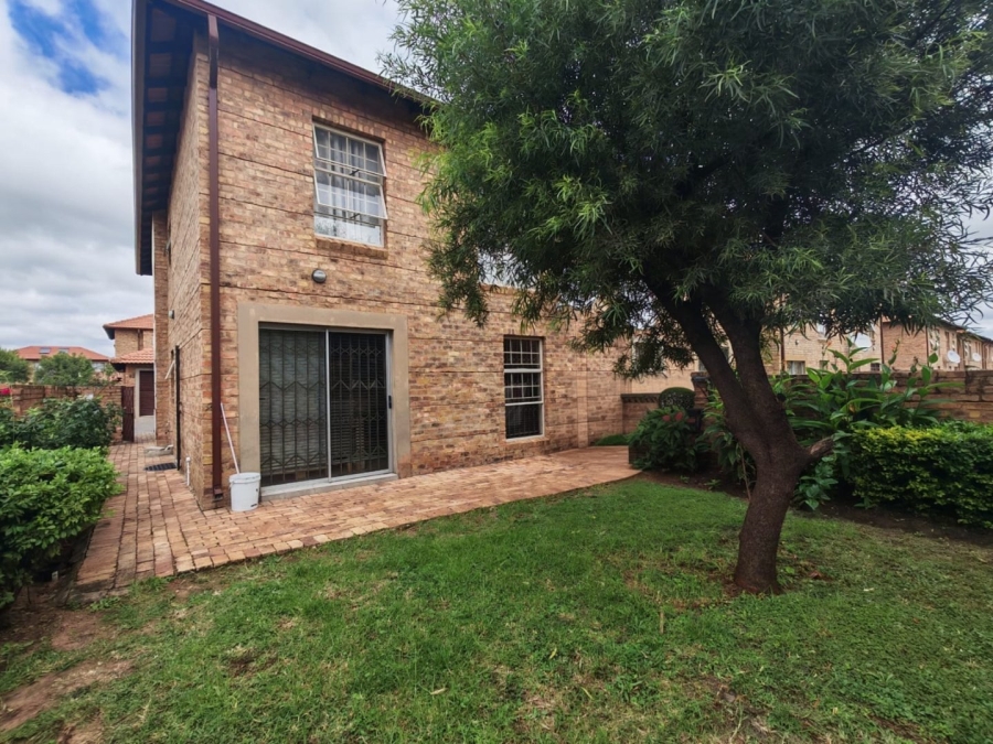 4 Bedroom Property for Sale in Annlin Gauteng