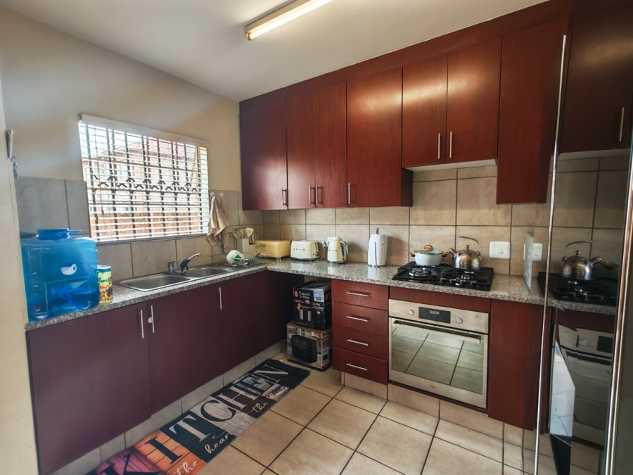 4 Bedroom Property for Sale in Annlin Gauteng