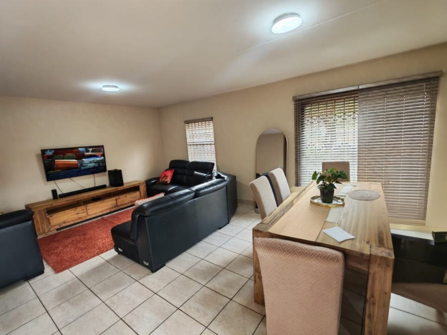 4 Bedroom Property for Sale in Annlin Gauteng