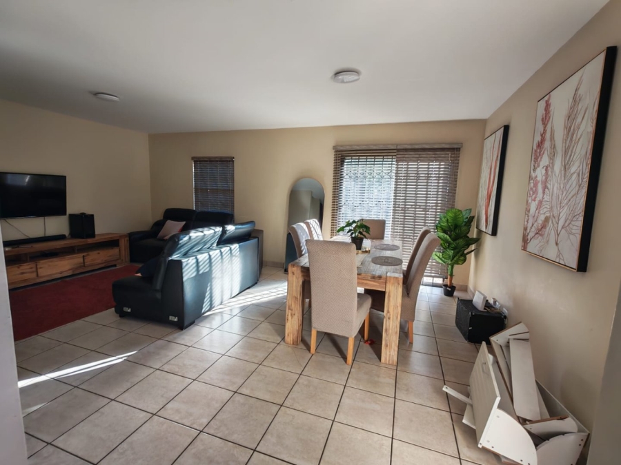 4 Bedroom Property for Sale in Annlin Gauteng