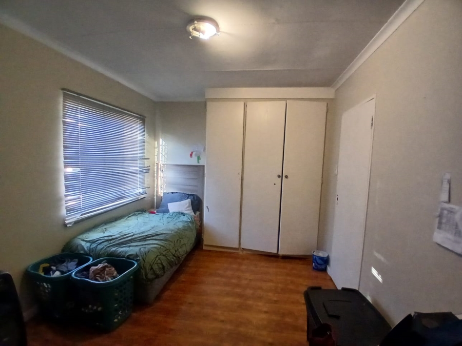 4 Bedroom Property for Sale in Die Hoewes Gauteng