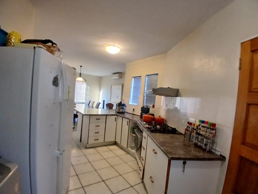 4 Bedroom Property for Sale in Die Hoewes Gauteng