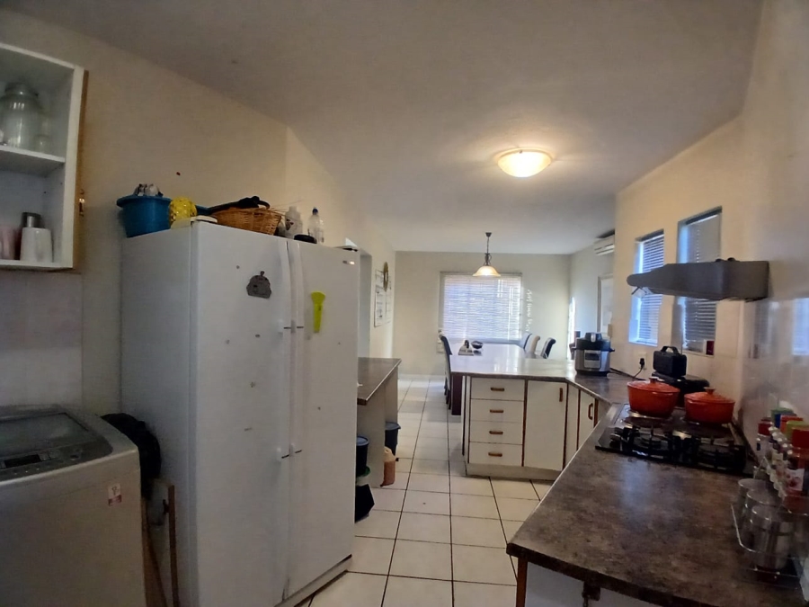 4 Bedroom Property for Sale in Die Hoewes Gauteng