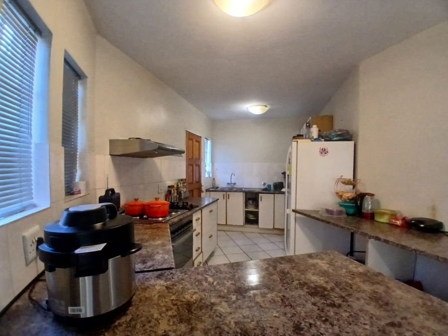 4 Bedroom Property for Sale in Die Hoewes Gauteng