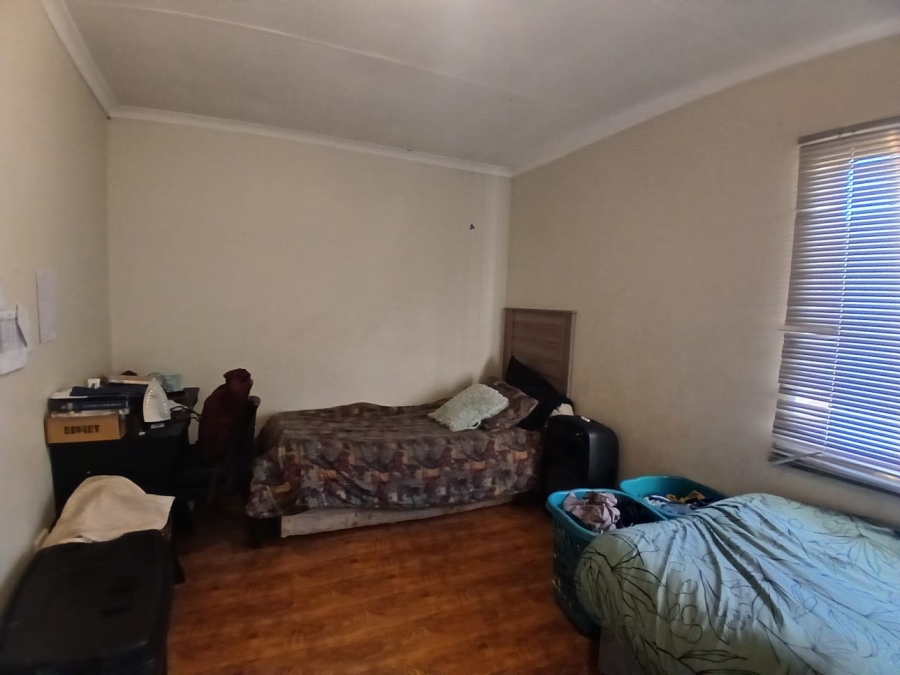 4 Bedroom Property for Sale in Die Hoewes Gauteng
