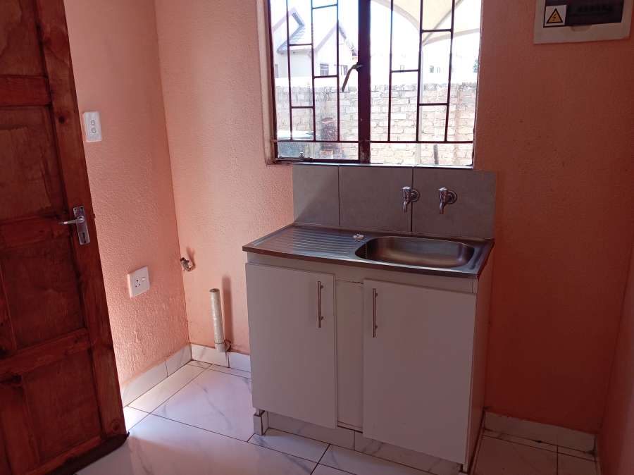 To Let 2 Bedroom Property for Rent in Soshanguve VV Gauteng
