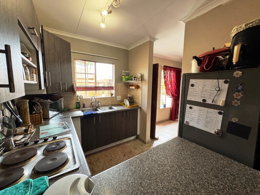 2 Bedroom Property for Sale in Sinoville Gauteng