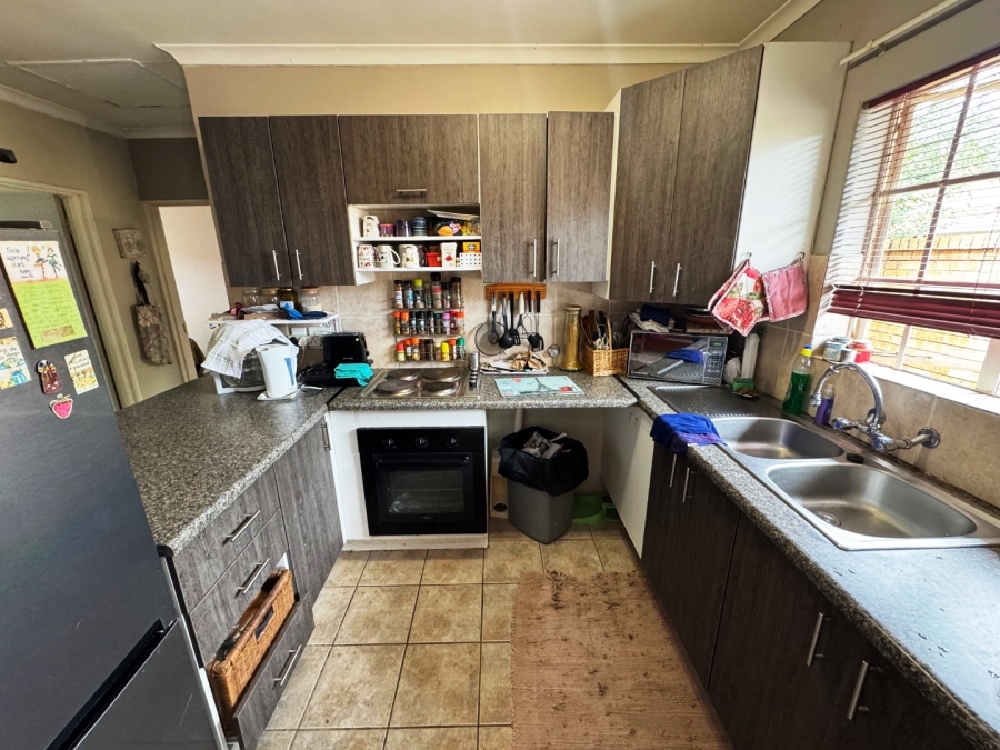 2 Bedroom Property for Sale in Sinoville Gauteng
