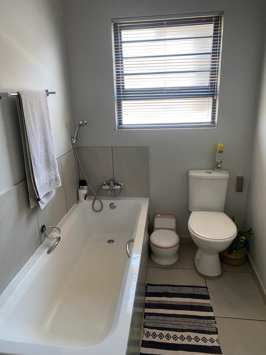 To Let 3 Bedroom Property for Rent in Fleurhof Gauteng