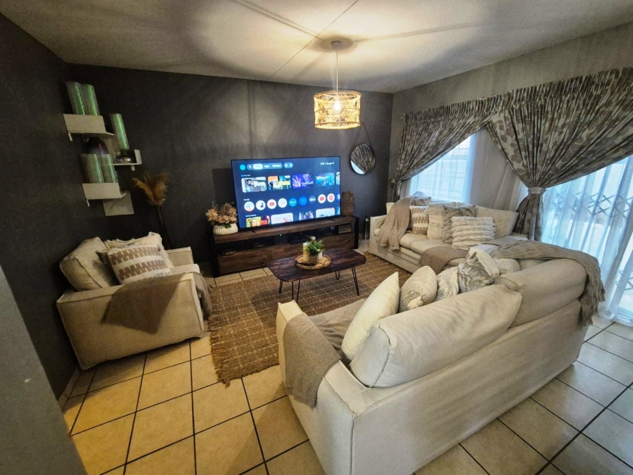 4 Bedroom Property for Sale in Montana Tuine Gauteng