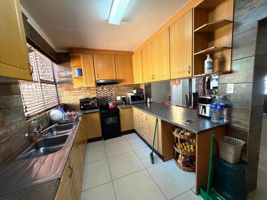 4 Bedroom Property for Sale in Theresa Park Gauteng