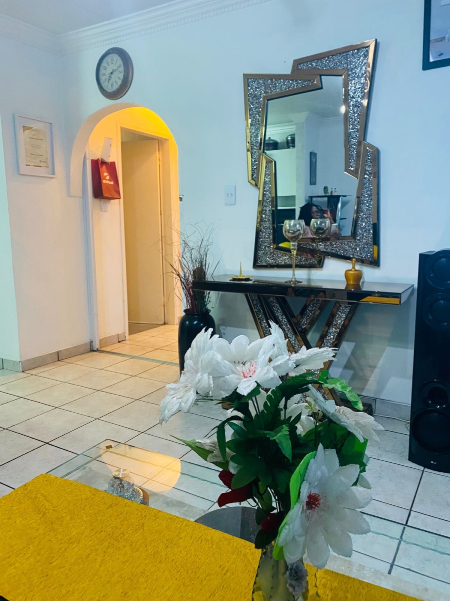 To Let 2 Bedroom Property for Rent in The Hill Gauteng