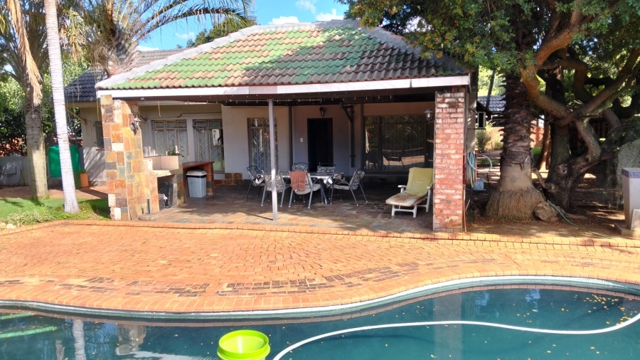 3 Bedroom Property for Sale in Tileba Gauteng