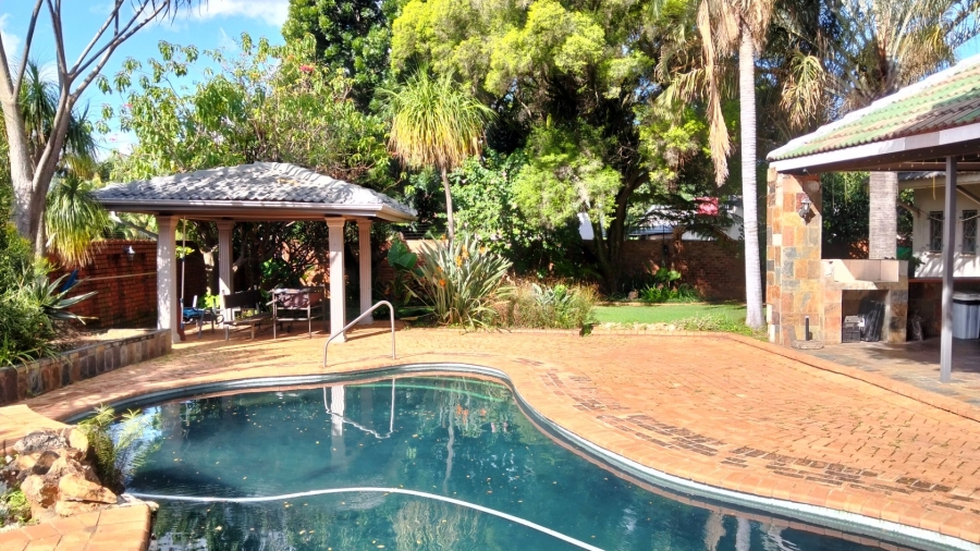 3 Bedroom Property for Sale in Tileba Gauteng
