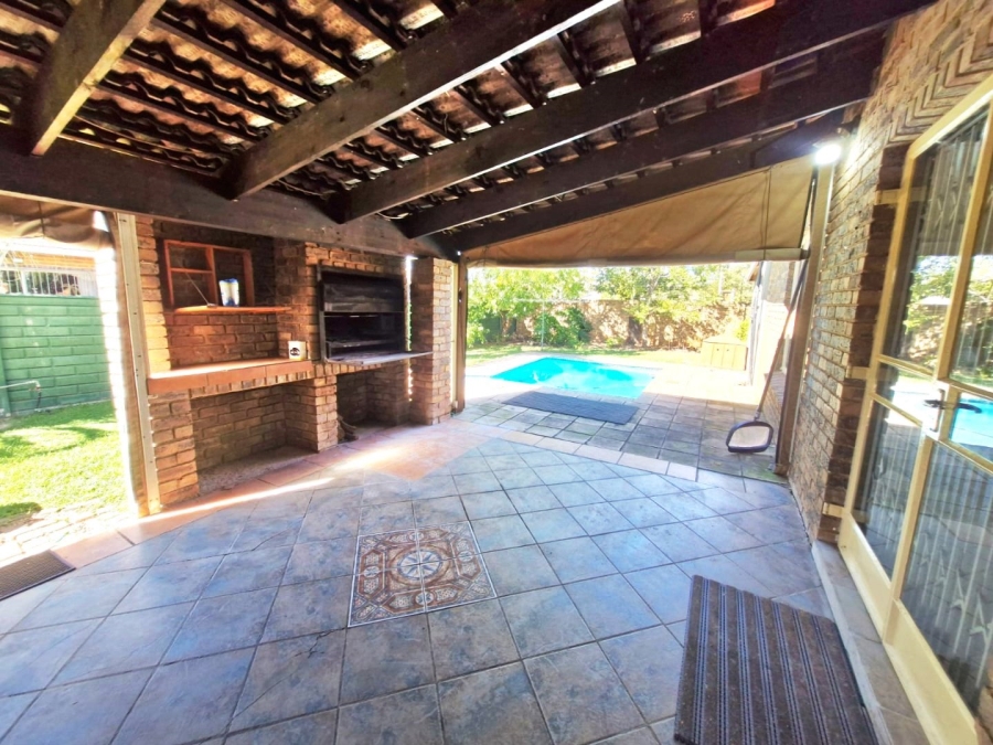 3 Bedroom Property for Sale in Sinoville Gauteng