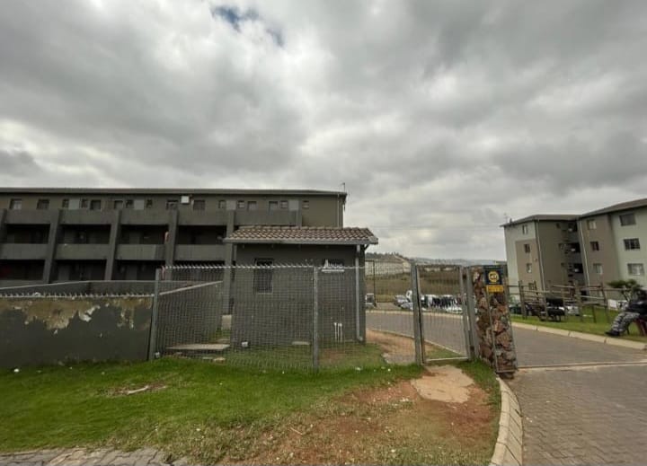 To Let 2 Bedroom Property for Rent in Fleurhof Gauteng