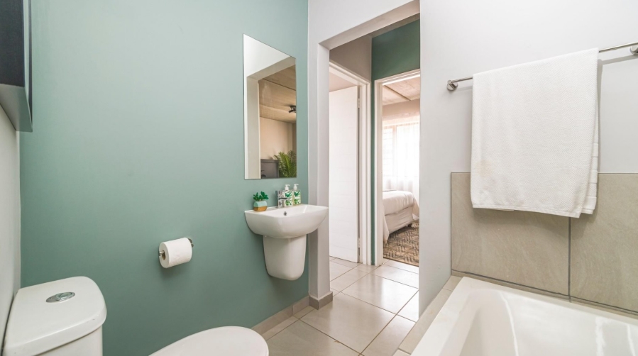 To Let 2 Bedroom Property for Rent in Jabulani Gauteng