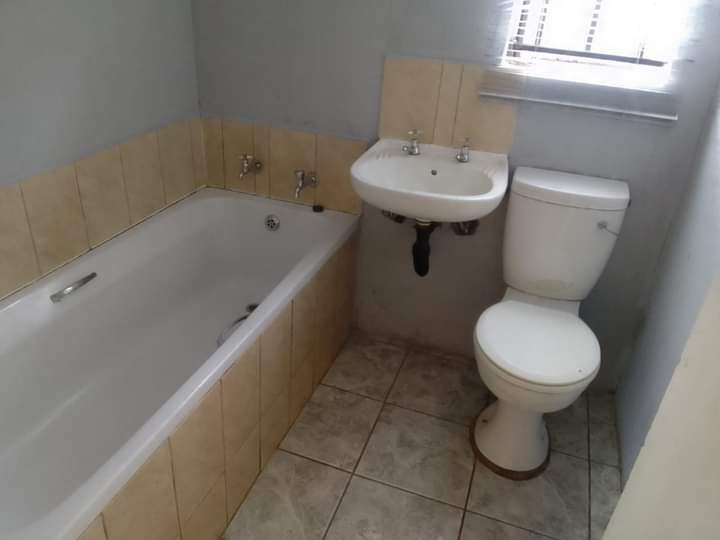 2 Bedroom Property for Sale in Protea Glen Gauteng