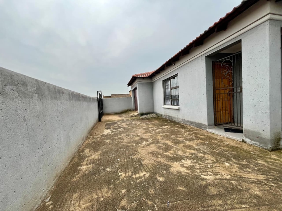 To Let 2 Bedroom Property for Rent in Geluksdal Ext 2 Gauteng
