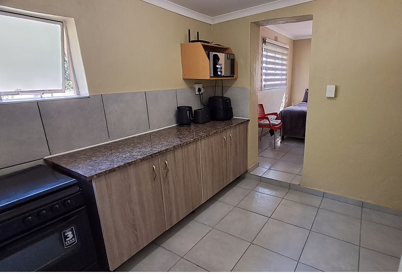 To Let 1 Bedroom Property for Rent in Bromhof Gauteng