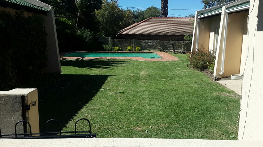 To Let 1 Bedroom Property for Rent in Bromhof Gauteng