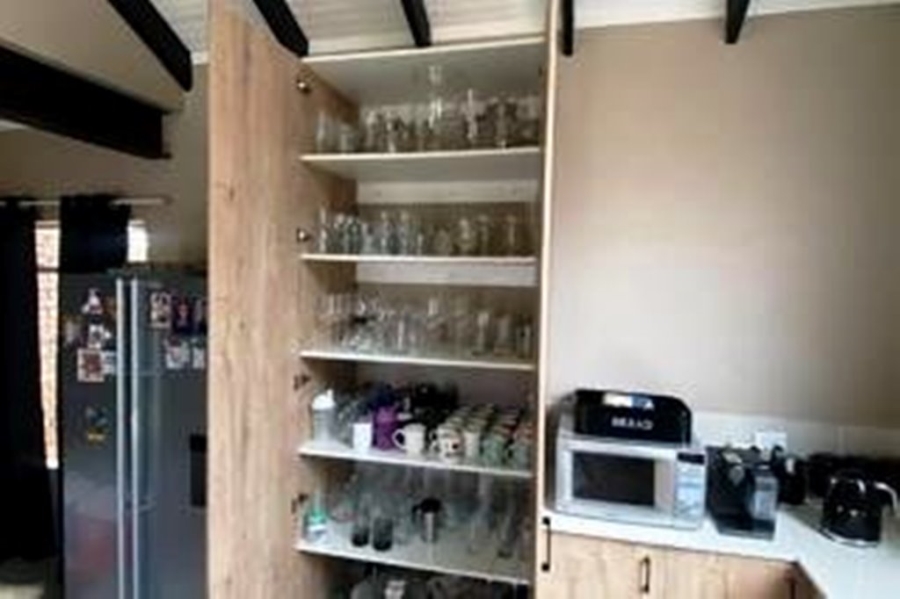 4 Bedroom Property for Sale in Magalieskruin Gauteng
