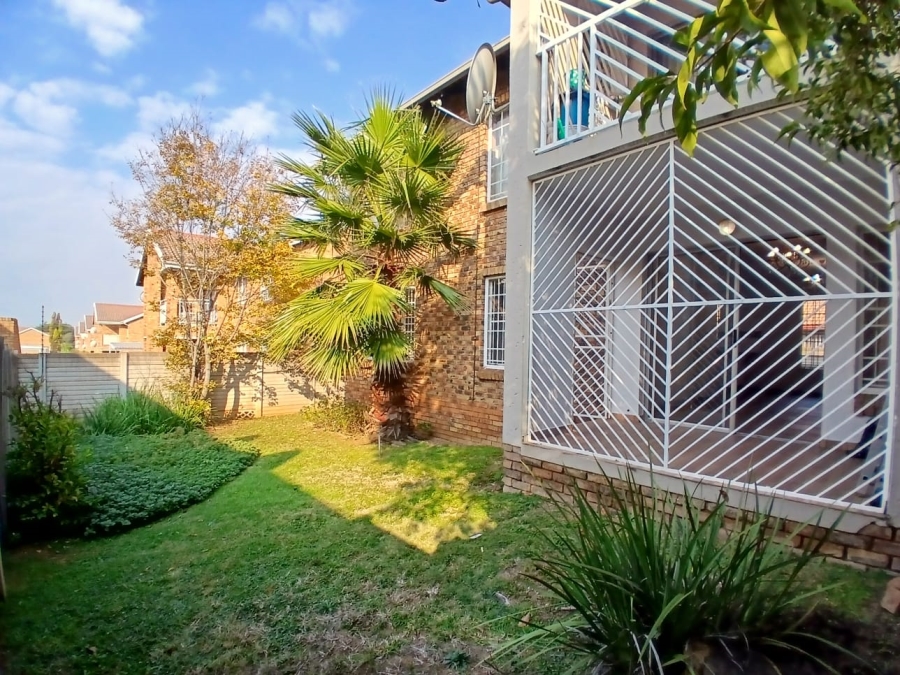 2 Bedroom Property for Sale in Highveld Gauteng