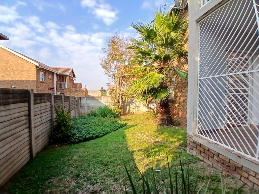 2 Bedroom Property for Sale in Highveld Gauteng