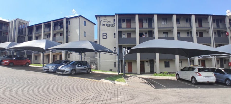 To Let 2 Bedroom Property for Rent in Fleurhof Gauteng