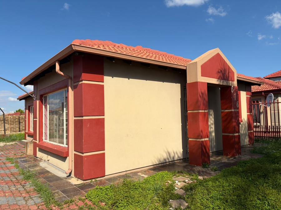 3 Bedroom Property for Sale in Nkwe Estate Gauteng