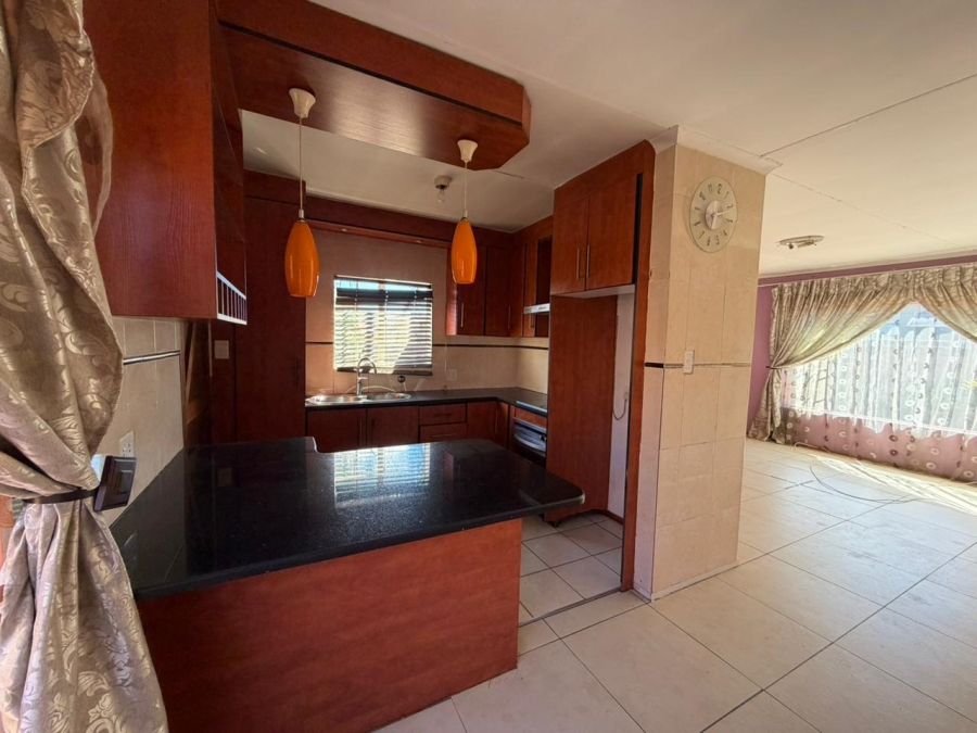 3 Bedroom Property for Sale in Nkwe Estate Gauteng