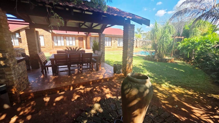 6 Bedroom Property for Sale in Doornpoort Gauteng