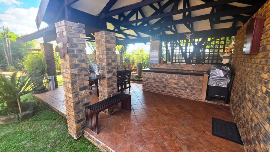 6 Bedroom Property for Sale in Doornpoort Gauteng