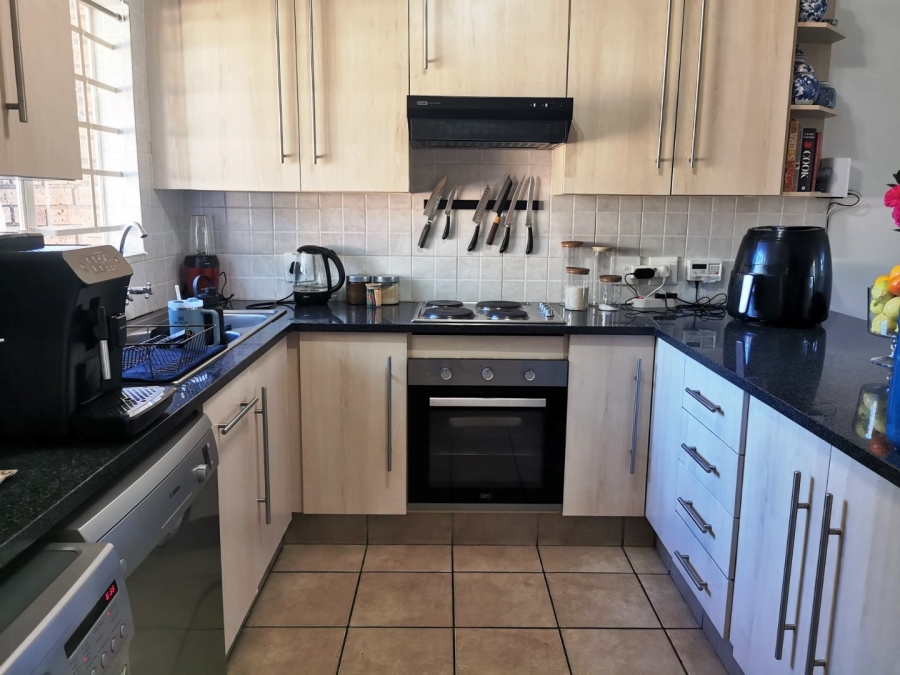 2 Bedroom Property for Sale in Montana Gauteng