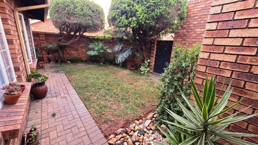 3 Bedroom Property for Sale in Magalieskruin Gauteng